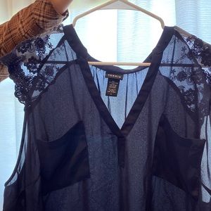 Torrid Georgette Top with cap lace sleeve